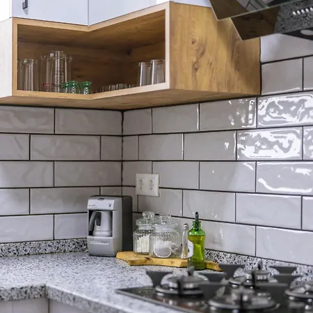 Elfe Misra Apartment